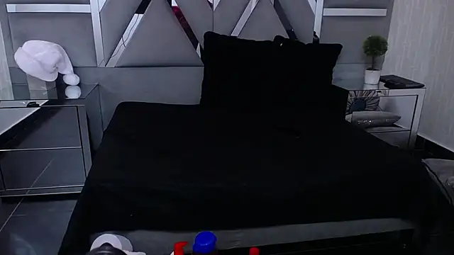 MonzerratBoyer's cam snapshot