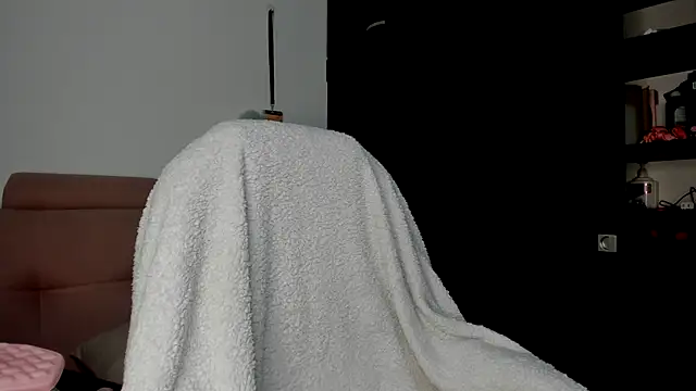 lizzie_c's cam snapshot