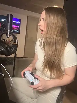 elliepixie's cam snapshot