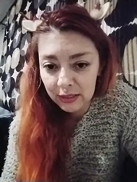 EmilyyRed's cam snapshot