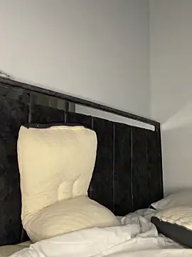 liahouses's cam snapshot