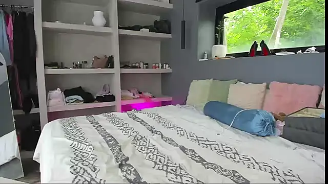 holy_khloe's cam snapshot