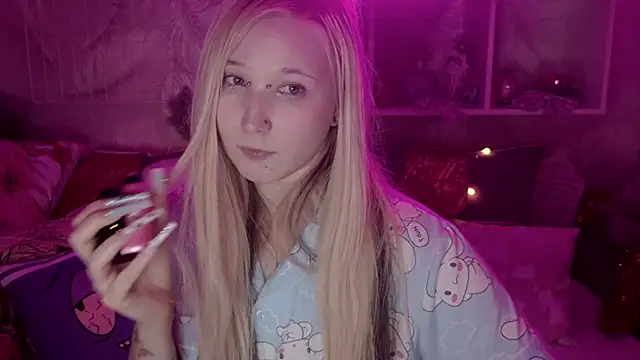 MeowkaKitty's cam snapshot