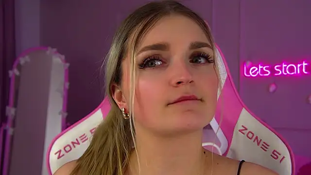 AnnyRaii's cam snapshot