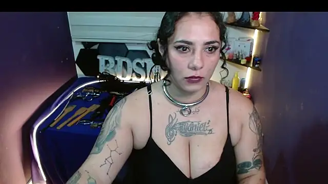 Alexa_Slavehot777's cam snapshot