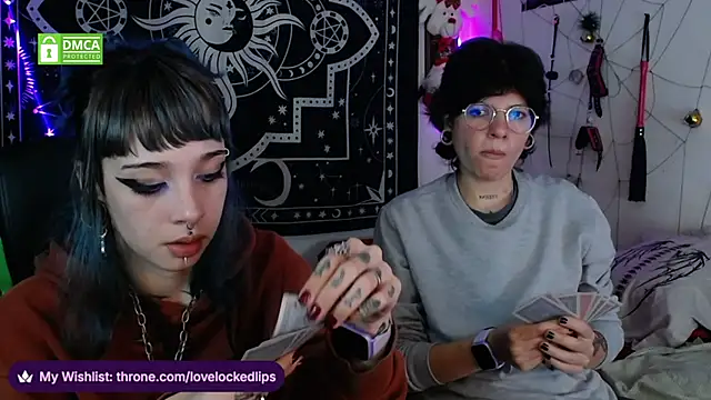 lovelockedlips's cam snapshot