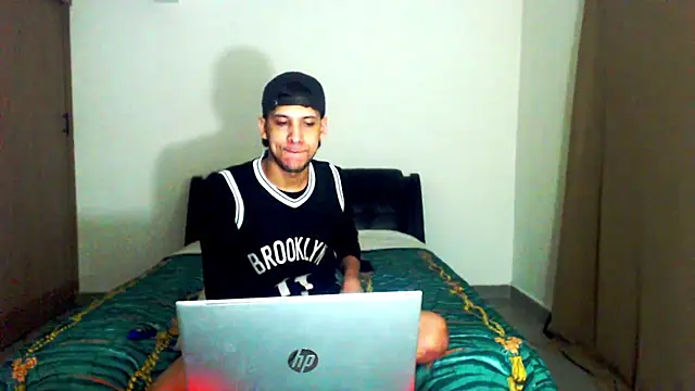 bladetrinityn's cam snapshot