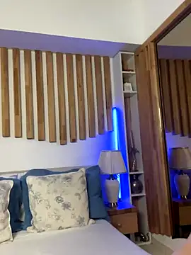 CassieFox_'s cam snapshot