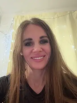 LucieMack's cam snapshot