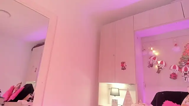 AlicePipper's cam snapshot