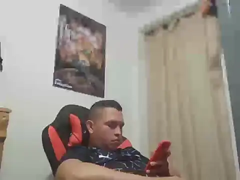 Guti23678 live sex cam