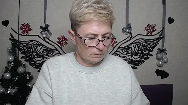 EmiliaGree live sex cam