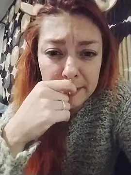 EmilyyRed's cam snapshot