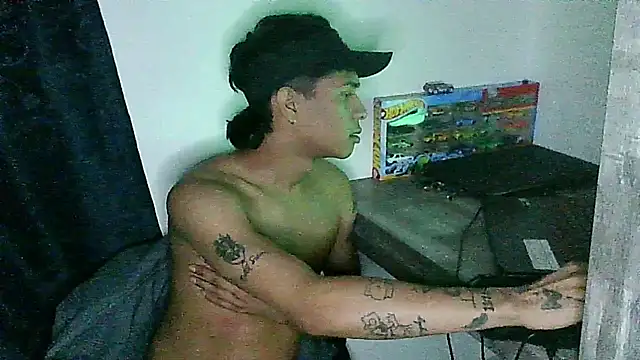 Glen_connor_11's cam snapshot