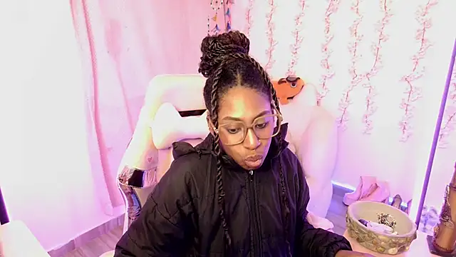 Queen_perla_'s cam snapshot