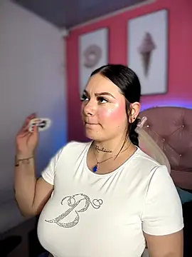 Megaan__More's cam snapshot