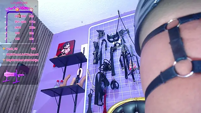 _candy_bdsm_'s cam snapshot