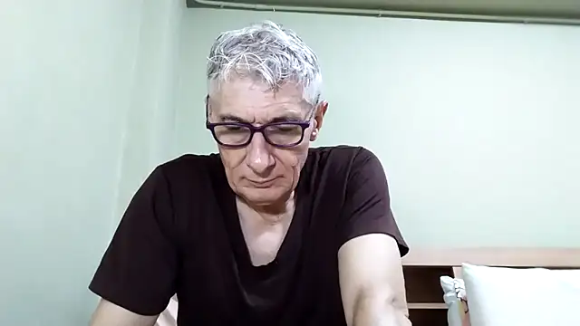 BIGUNCUTHARDCOCK live sex cam