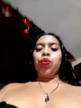 Amayavaldes live sex cam