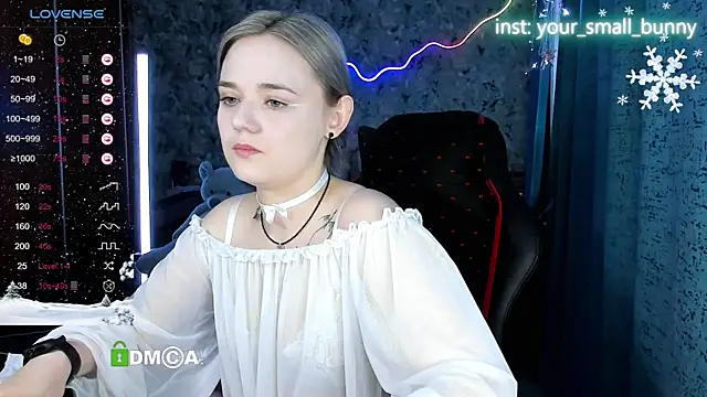 Your_small_bunny's cam snapshot