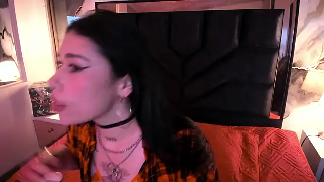 SusanVilla's cam snapshot