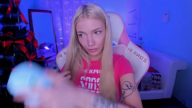 AnyaTaylor_'s cam snapshot