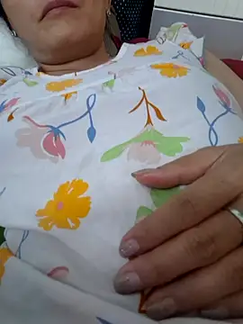 Baby-sexytits18's cam snapshot