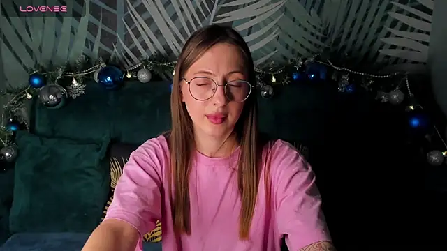 ChristyCrayme's cam snapshot