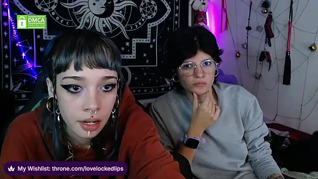 lovelockedlips live sex cam