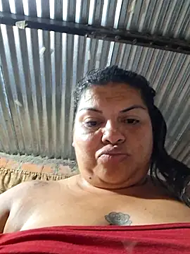 chubby_sexy_big_tits's cam snapshot