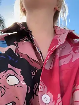 RonnieKiss live sex cam