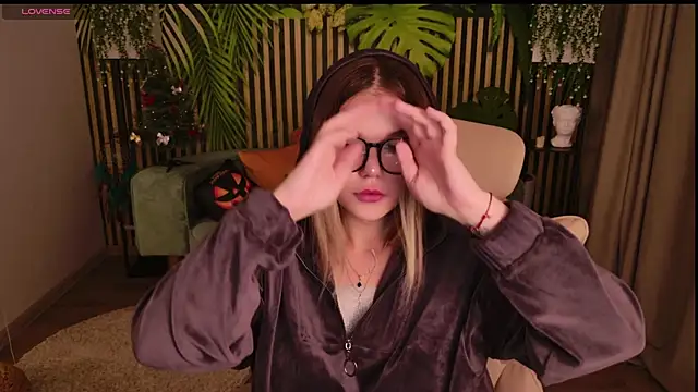 KellyHayden's cam snapshot