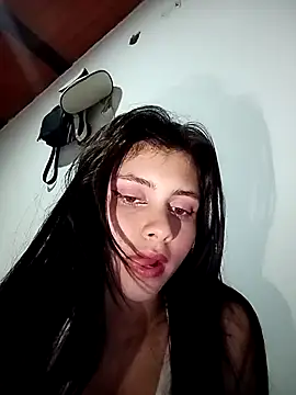 Isaa-bell's cam snapshot