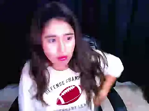 mia_walker22's cam snapshot