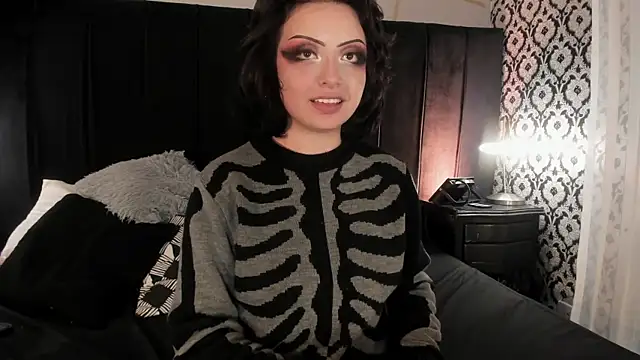 Adeelinee's cam snapshot