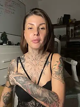 Izy_cute_ live sex cam