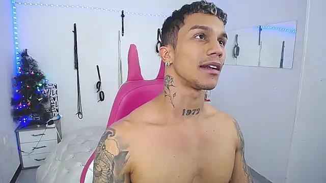 Leonard_Price live sex cam