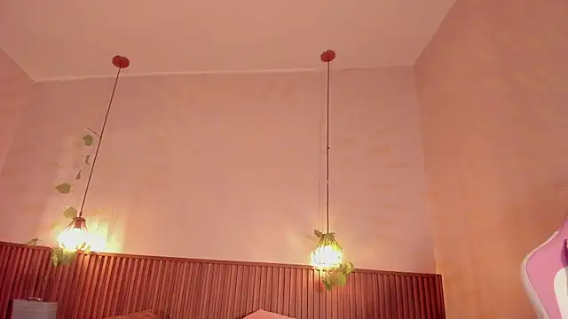 daphne_courtis's cam snapshot