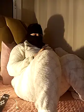 LONA-_-'s cam snapshot