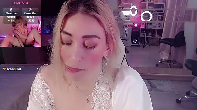 AnnieGOld_'s cam snapshot