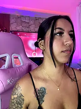 Tamara_Roberts1's cam snapshot