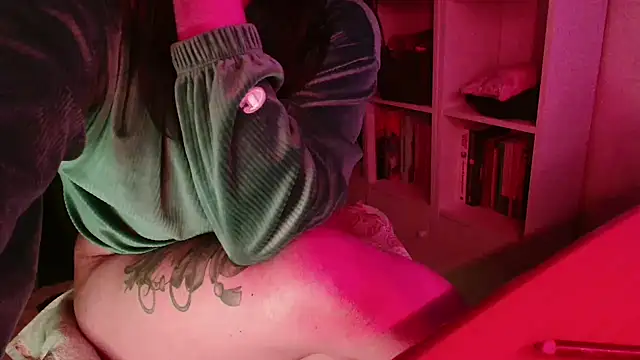 SmokyDee's cam snapshot