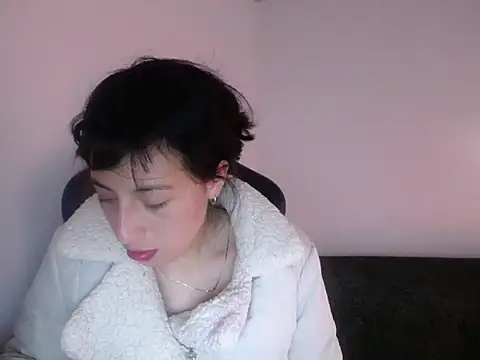 luisa_homes's cam snapshot