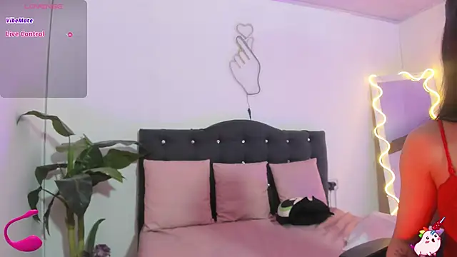 MITZI_TAY1's cam snapshot