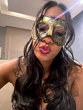 LunnaMaska live sex cam