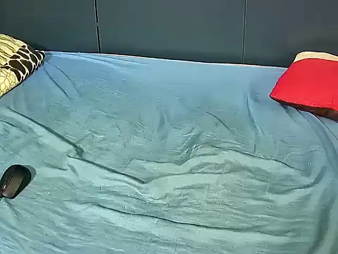 MilkyBoobs24's cam snapshot