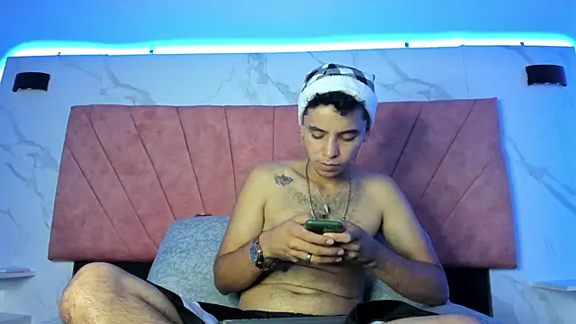 HellAndDante_'s cam snapshot