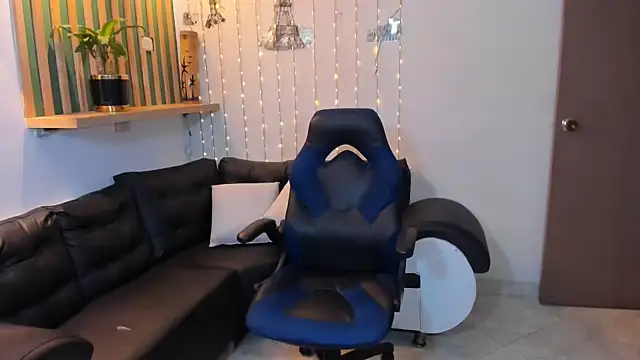 ashleylove_prg's cam snapshot