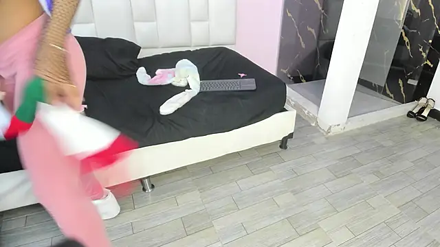 Charlot_Vega_'s cam snapshot