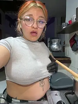 Sophia_Weest99's cam snapshot